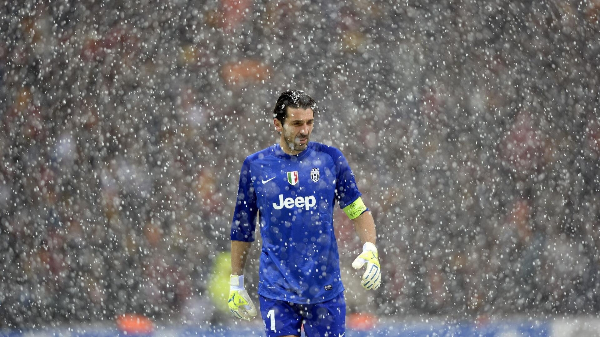 开云体育入口-绿茵场上的灰熊，欧冠半决赛的雷霆之击