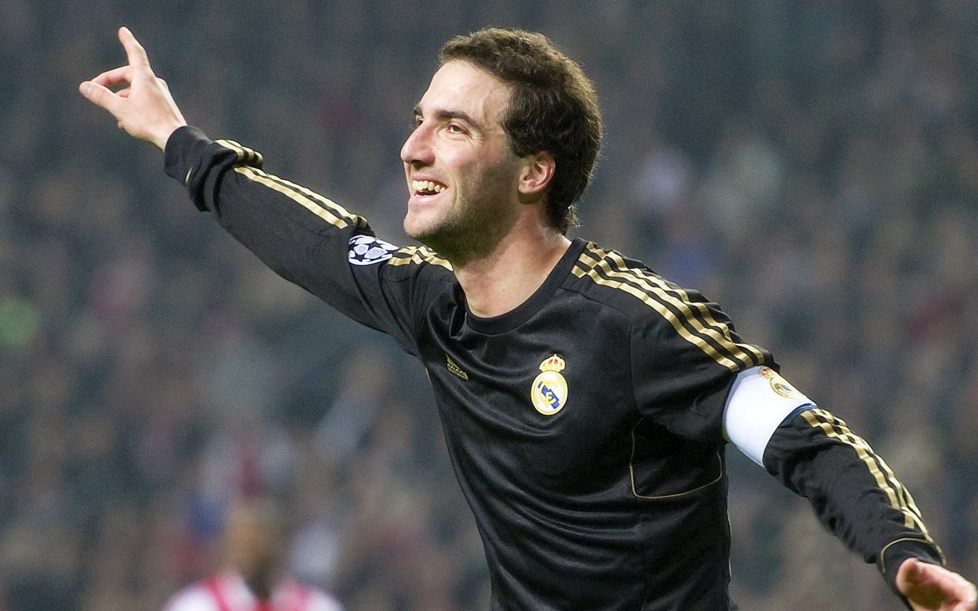 深圳队对阵爵士，贝恩关键时刻站出来，诠释篮球场上的唯一性