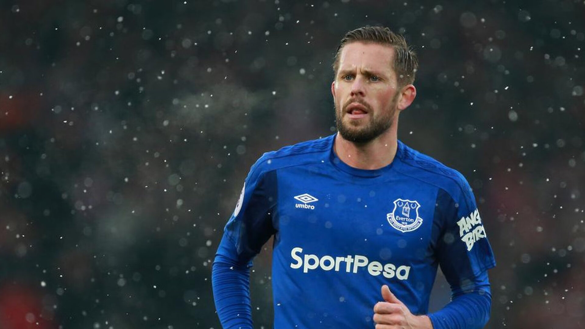 双星闪耀，波兰完胜乌拉圭，梅西刷新纪录之夜